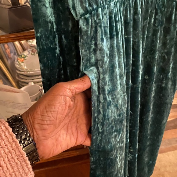 Textured Velvet Dress - Picture 8 of 8